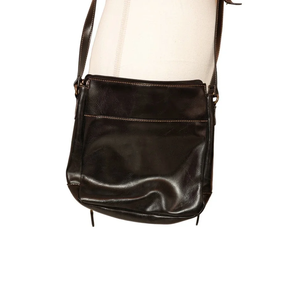 Relic Crossbody Handbag‎ Black Leather Adjustable Strap 9 x 9 x 4